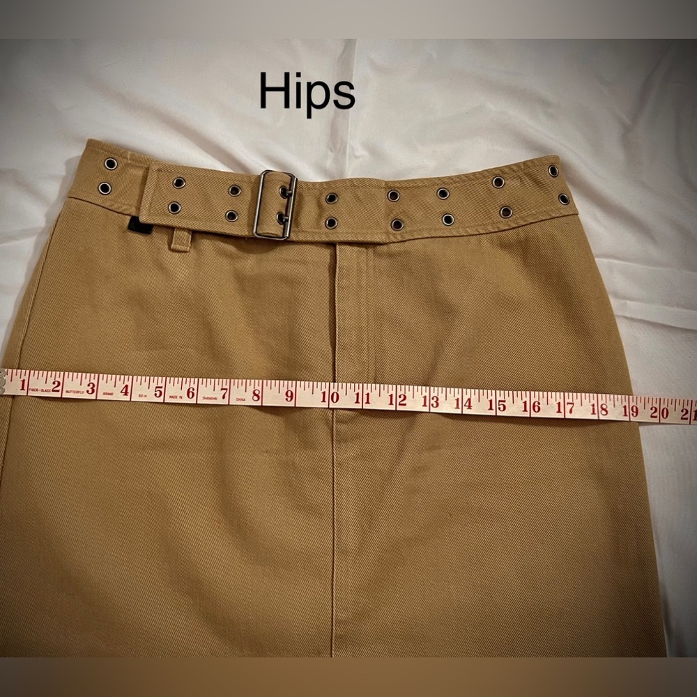Ralph Lauren Beige Denim Skirt, Size 8, Very Good Preowned Condition. - Picture 9 of 9